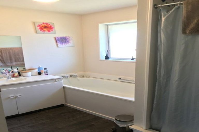 Photo of property in 76 Cornwall Street, St Albans, Christchurch, 8014