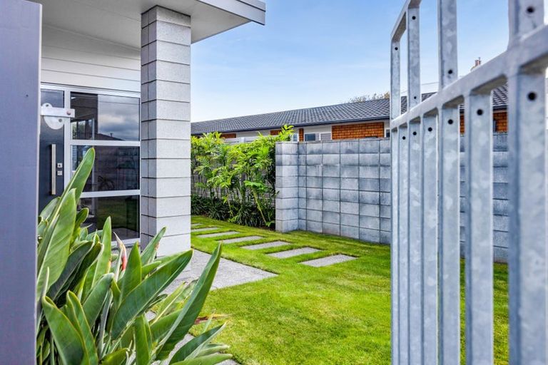 Photo of property in 17 Victoria Street, Hawera, 4610