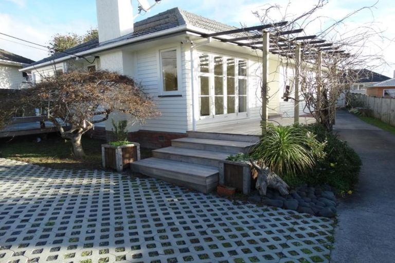 Photo of property in 3 Mackenzie Street, Te Atatu South, Auckland, 0610
