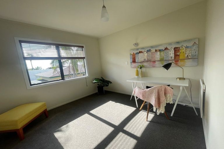 Photo of property in 46 Masterton Road, Rothesay Bay, Auckland, 0630