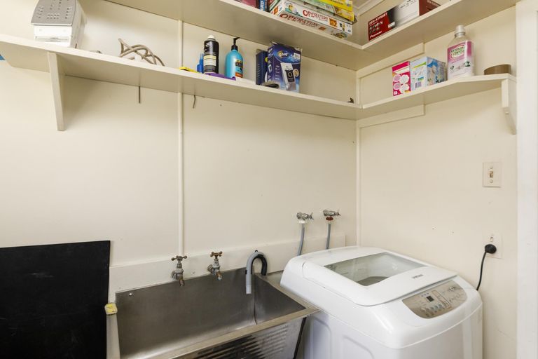 Photo of property in 6 Rochester Street, Awapuni, Palmerston North, 4412