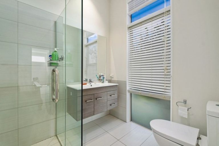 Photo of property in 10 Mcleod Avenue, Wanaka, 9305