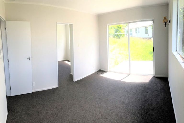 Photo of property in 14a Stewart Drive, Newlands, Wellington, 6037