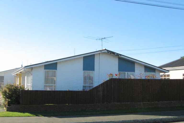 Photo of property in 2/7 Donegal Street, Belfast, Christchurch, 8051