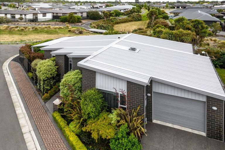 Photo of property in 18 Ardnave Lane, Broomfield, Christchurch, 8042