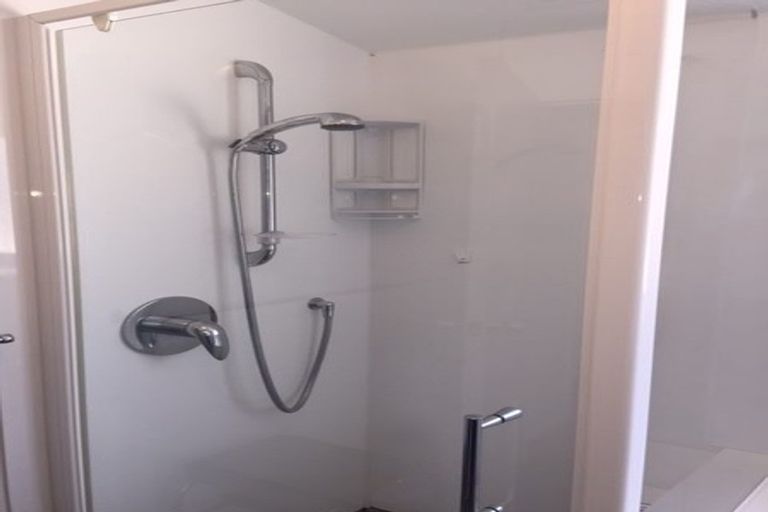 Photo of property in 7f4 Rangitane Street, Maupuia, Wellington, 6022