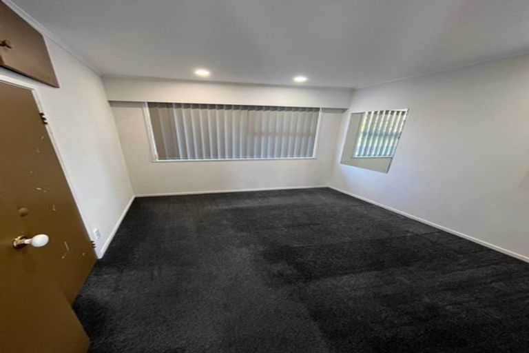 Photo of property in 99 Farquhar Road, Glendene, Auckland, 0602