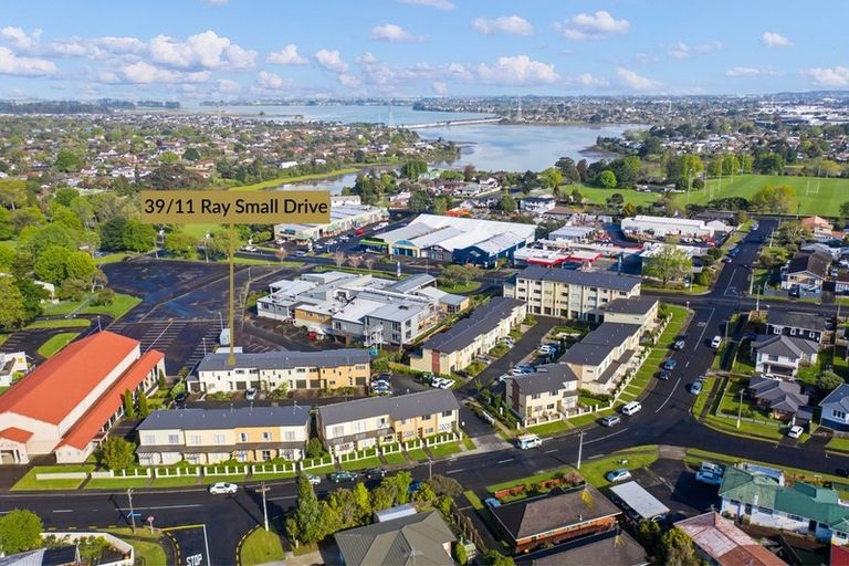 Photo of property in 39/11 Ray Small Drive, Papakura, 2110