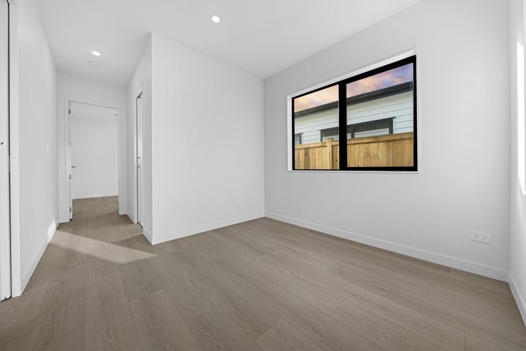 Photo of property in 30 Korowhiti Road, Clarks Beach, 2122