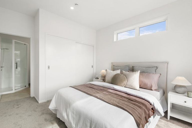 Photo of property in 7d Camrose Place, Glenfield, Auckland, 0629