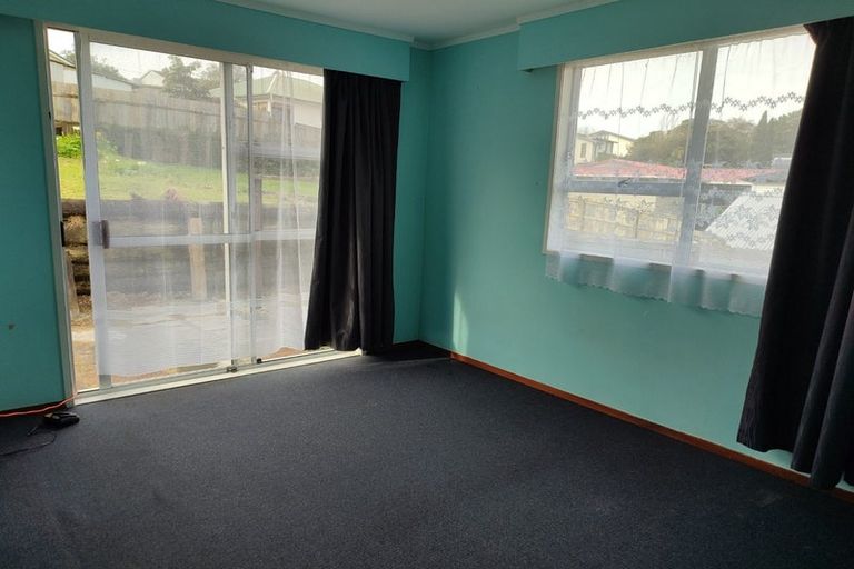 Photo of property in 34 Glenbervie Crescent, Massey, Auckland, 0614