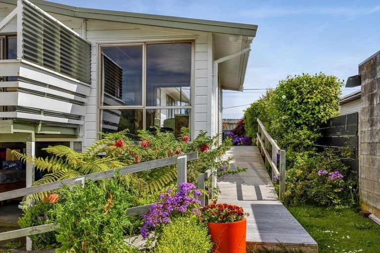 Photo of property in 7 Karaka Street, Hawera, 4610