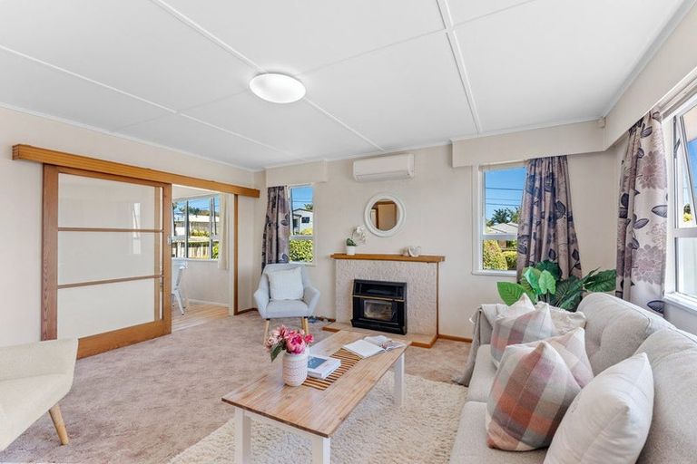 Photo of property in 10 Walton Road, Paraparaumu Beach, Paraparaumu, 5032