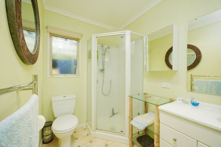 Photo of property in 17 Makura Road, Goose Bay, Kaikoura, 7374