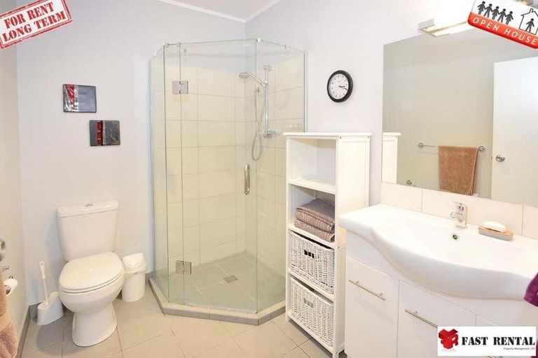 Photo of property in 20 Tawhana Crescent, Red Beach, 0932