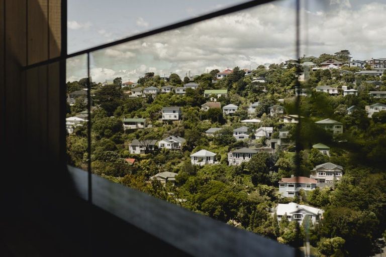 Photo of property in 111 Tiketike Way, Brooklyn, Wellington, 6021