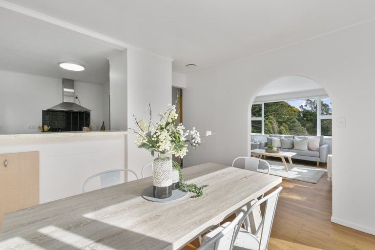 Photo of property in 9 Lomond Street, Newlands, Wellington, 6037