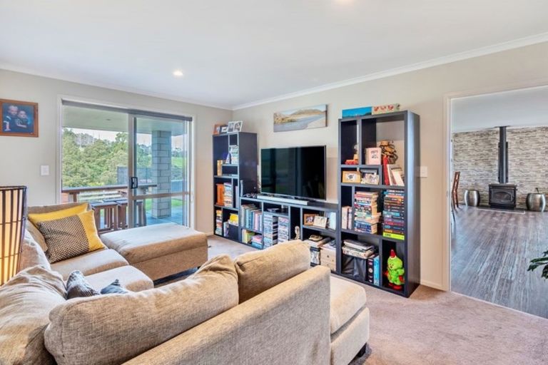 Photo of property in 64 Kaipara Coast Highway, Helensville, Kaukapakapa, 0871