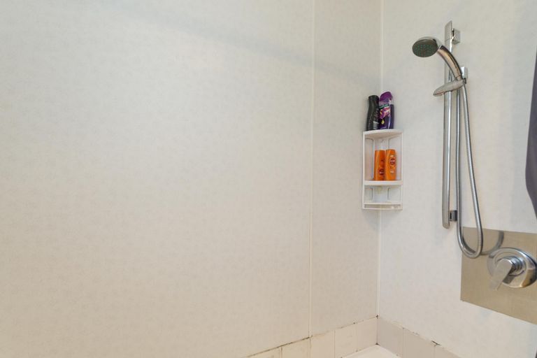 Photo of property in 6 Rochester Street, Awapuni, Palmerston North, 4412