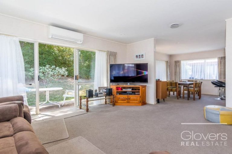 Photo of property in 16 Milan Drive, Glen Eden, Auckland, 0602