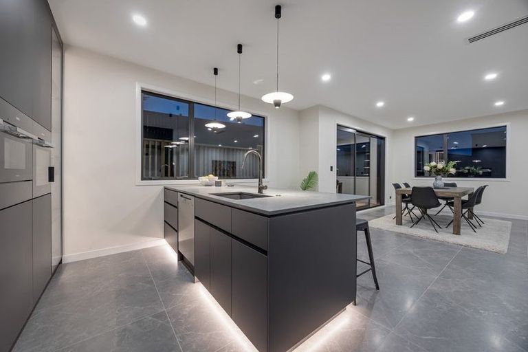 Photo of property in 8 Koheru Place, Long Bay, 0630