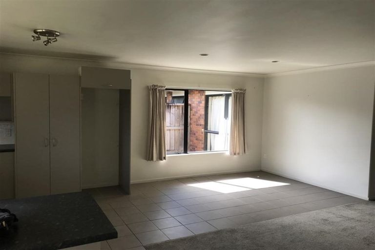 Photo of property in 128 Settlement Road, Papakura, 2110