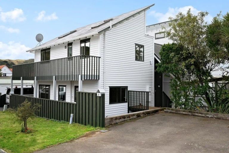 Photo of property in 4 Chamberlain Road, Karori, Wellington, 6012