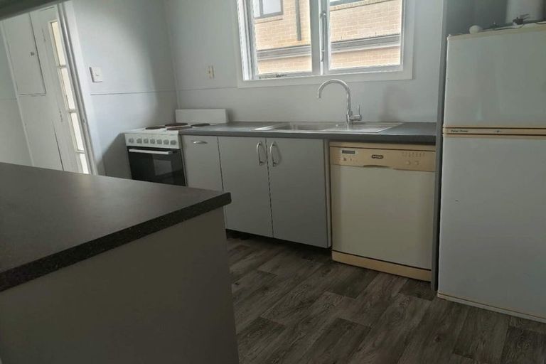 Photo of property in 38 Kervil Avenue, Te Atatu Peninsula, Auckland, 0610