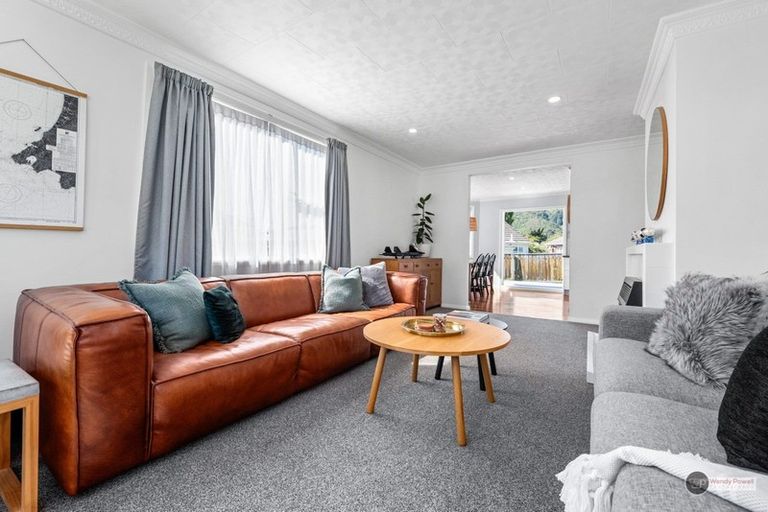 Photo of property in 94 Judd Crescent, Naenae, Lower Hutt, 5011