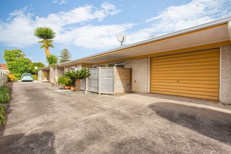Photo of property in 2/63 Glen Avenue, Papatoetoe, Auckland, 2025