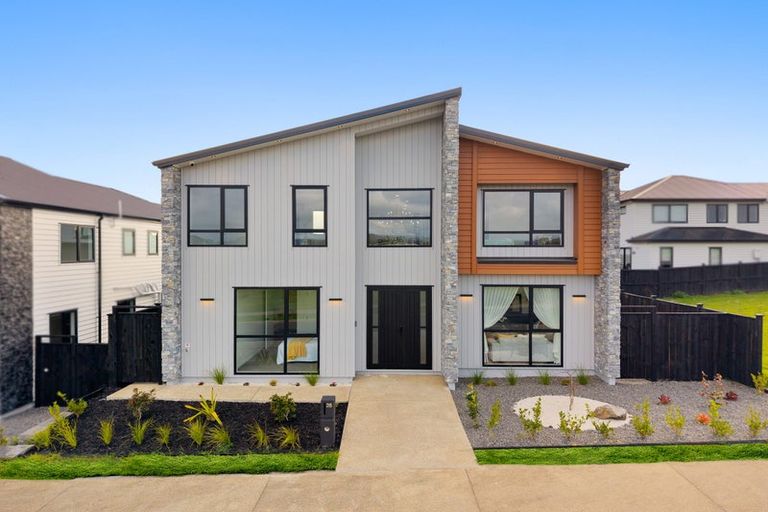 Photo of property in 35 Park Green Avenue, Rosehill, Papakura, 2113