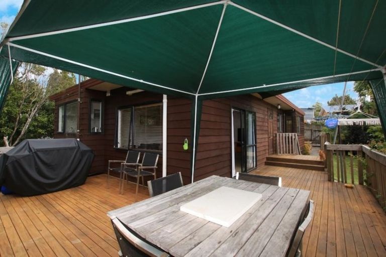 Photo of property in 90c Rosier Road, Glen Eden, Auckland, 0602