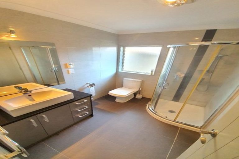 Photo of property in 22 Kestev Drive, Flat Bush, Auckland, 2016