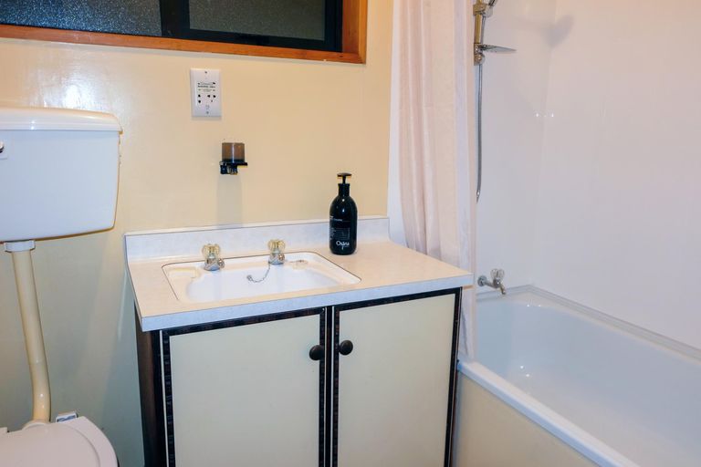 Photo of property in 17 Burnett Street, Kakanui, Oamaru, 9495