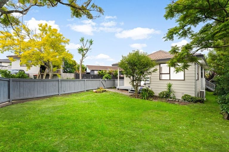 Photo of property in 1/10 Myna Place, Weymouth, Auckland, 2103