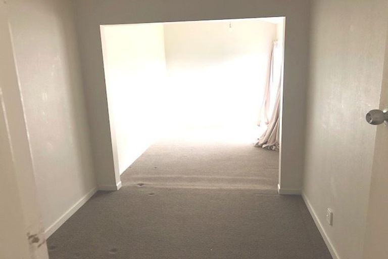 Photo of property in 16 Pomaria Road, Henderson, Auckland, 0610