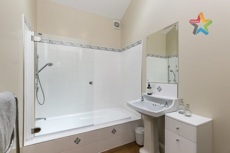 Photo of property in 43 Ponsonby Road, Karori, Wellington, 6012