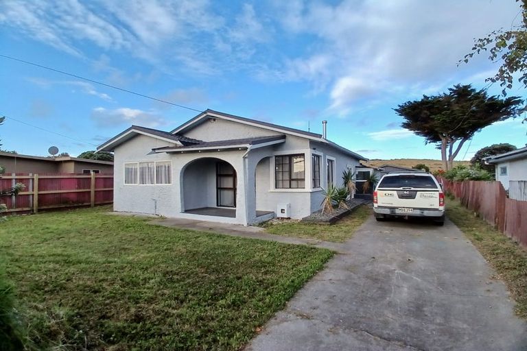 Photo of property in 68 Polson Street, Castlecliff, Whanganui, 4501