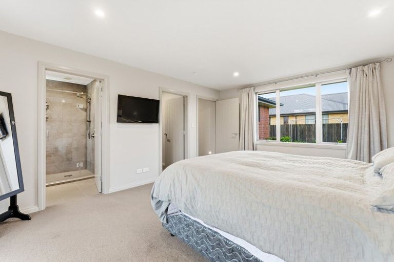 Photo of property in 16 Fenty Place, Mosgiel, 9024