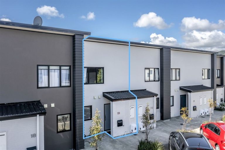 Photo of property in 19/9u Surrey Street, Tawa, Wellington, 5028