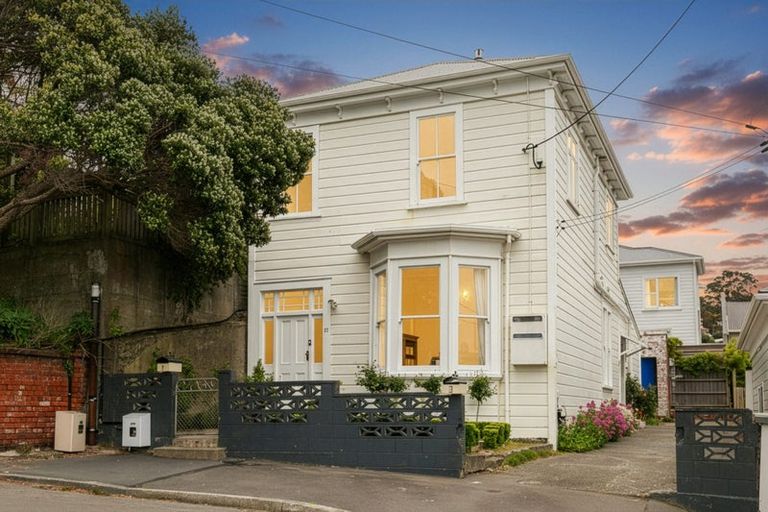 Photo of property in 51 Scarborough Terrace, Mount Victoria, Wellington, 6011