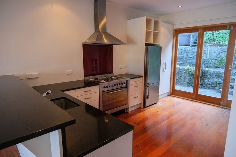 Photo of property in 174 Breaker Bay Road, Breaker Bay, Wellington, 6022