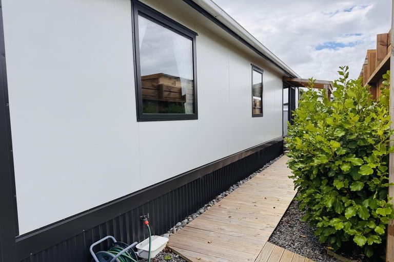 Photo of property in 67 Rhodes Drive, Kelvin Grove, Palmerston North, 4414