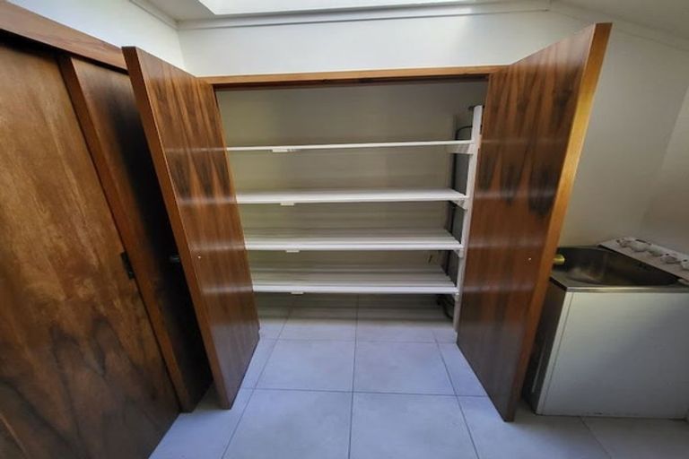 Photo of property in 7 Francis Bell Grove, Lowry Bay, Lower Hutt, 5013