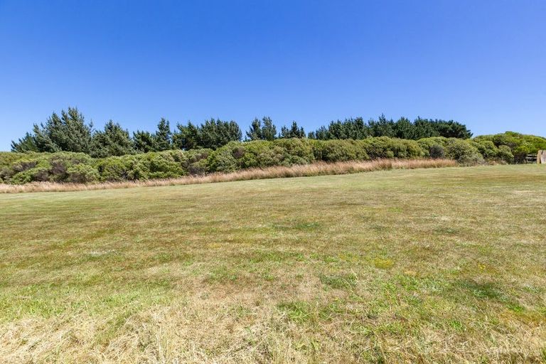 Photo of property in 3 Knoyle Road, Riversdale Beach, Masterton, 5872