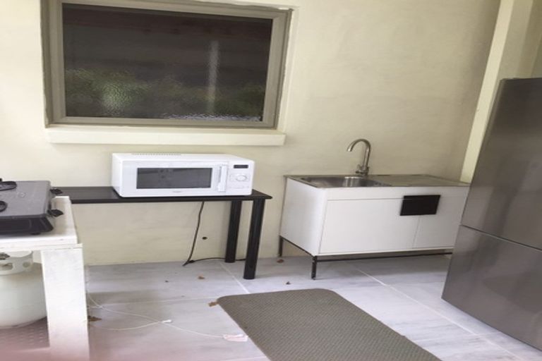 Photo of property in 19 Oakford Park Crescent, Greenhithe, Auckland, 0632