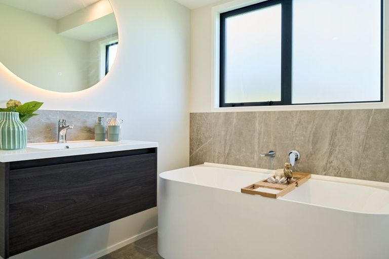 Photo of property in 100 Waipunahau Road, Waikanae, 5036