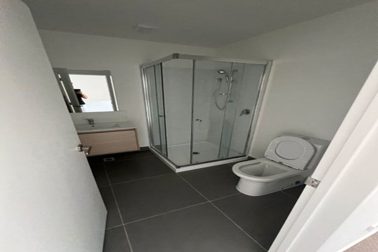 Photo of property in 36 Huri Street, Mangere Bridge, Auckland, 2022
