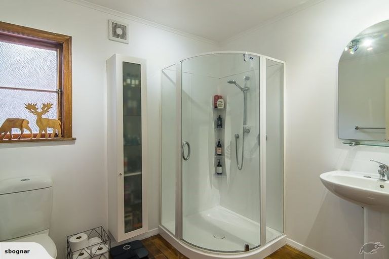 Photo of property in 2a Raroa Crescent, Northland, Wellington, 6012