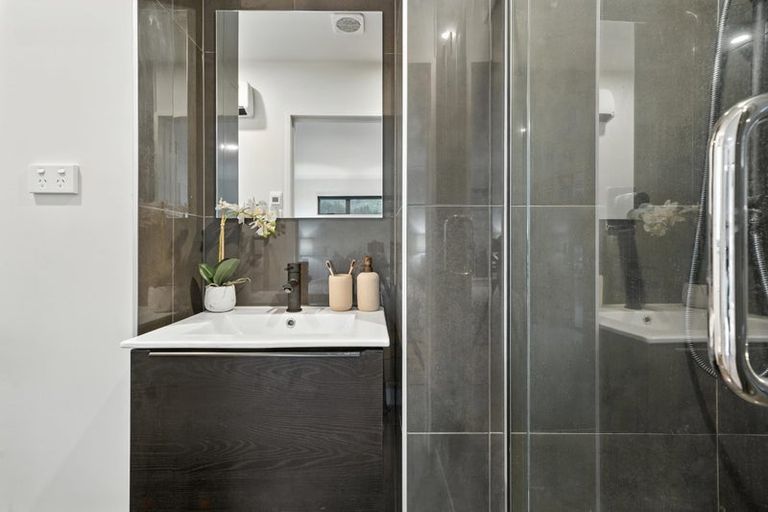 Photo of property in 122 Mccormacks Bay Road, Redcliffs, Christchurch, 8081